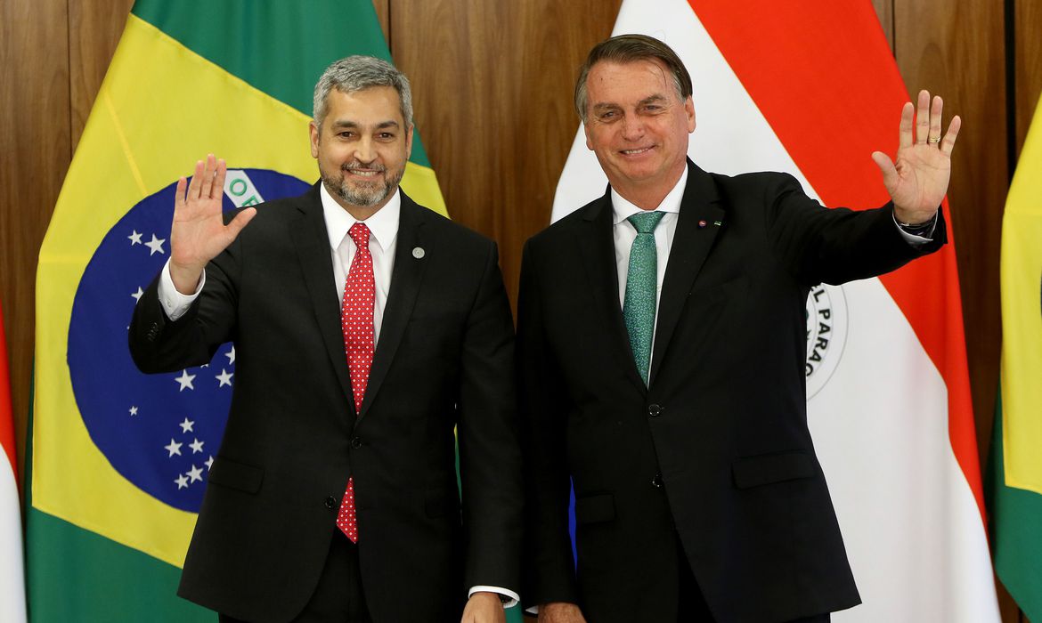 Paraguayan President, Mario Abdo Benitez (left) and Brazilian President, Jair Bolsonaro (right).