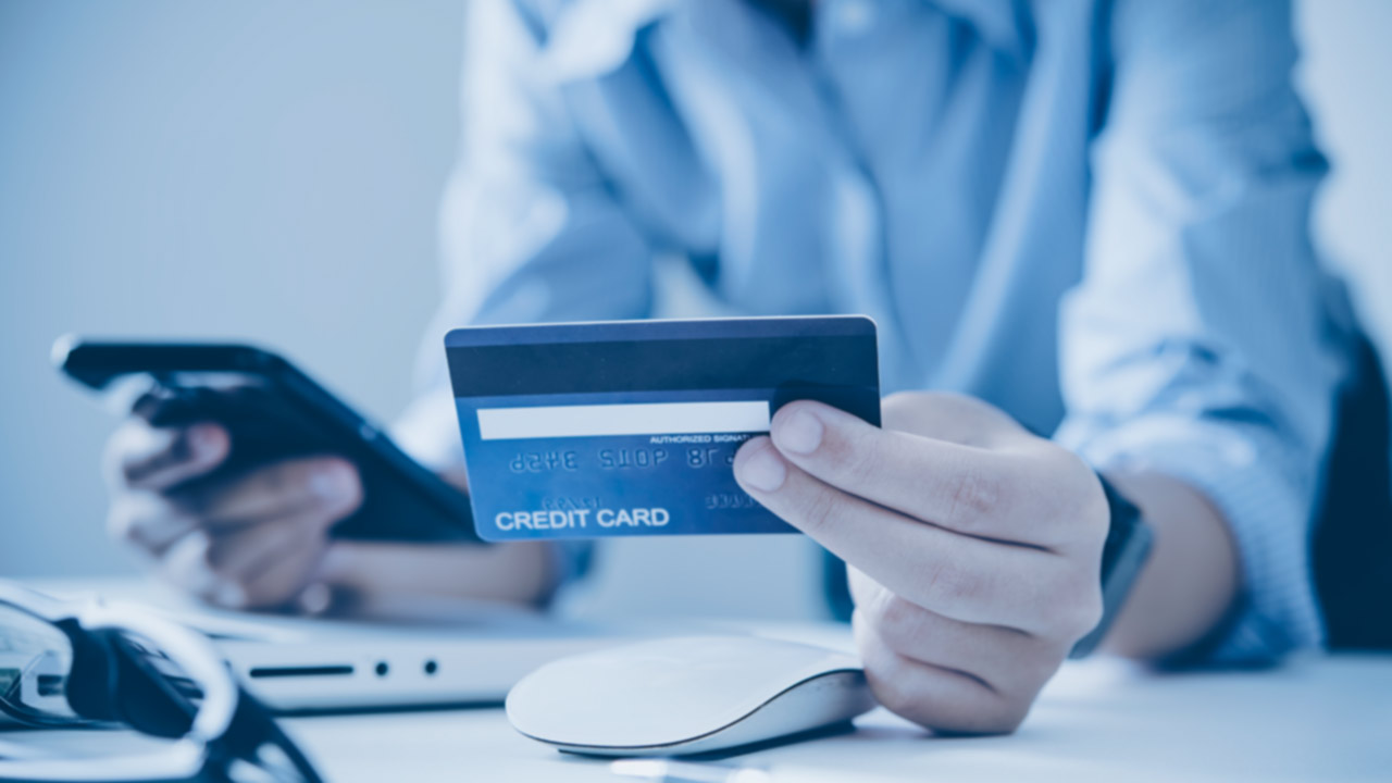Credit cards appear as the reason for indebtedness in 87% of the cases in Brazil.
