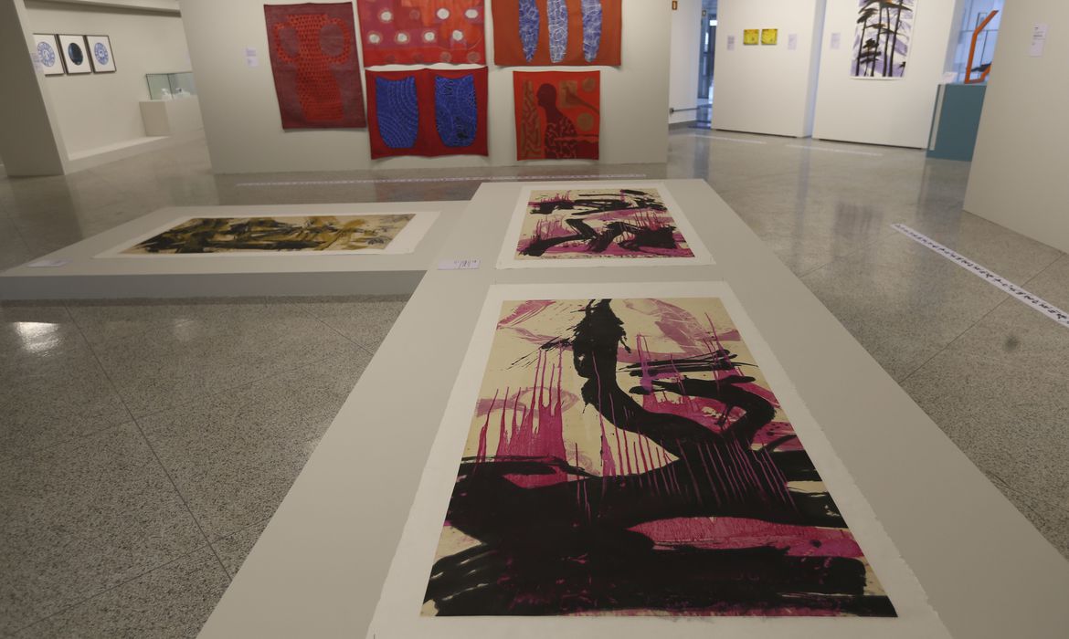 According to the curator, some exhibitions of Chinese artists have already been held in Brazil, but not in such an imbricated way with the Brazilian culture and vice-versa.