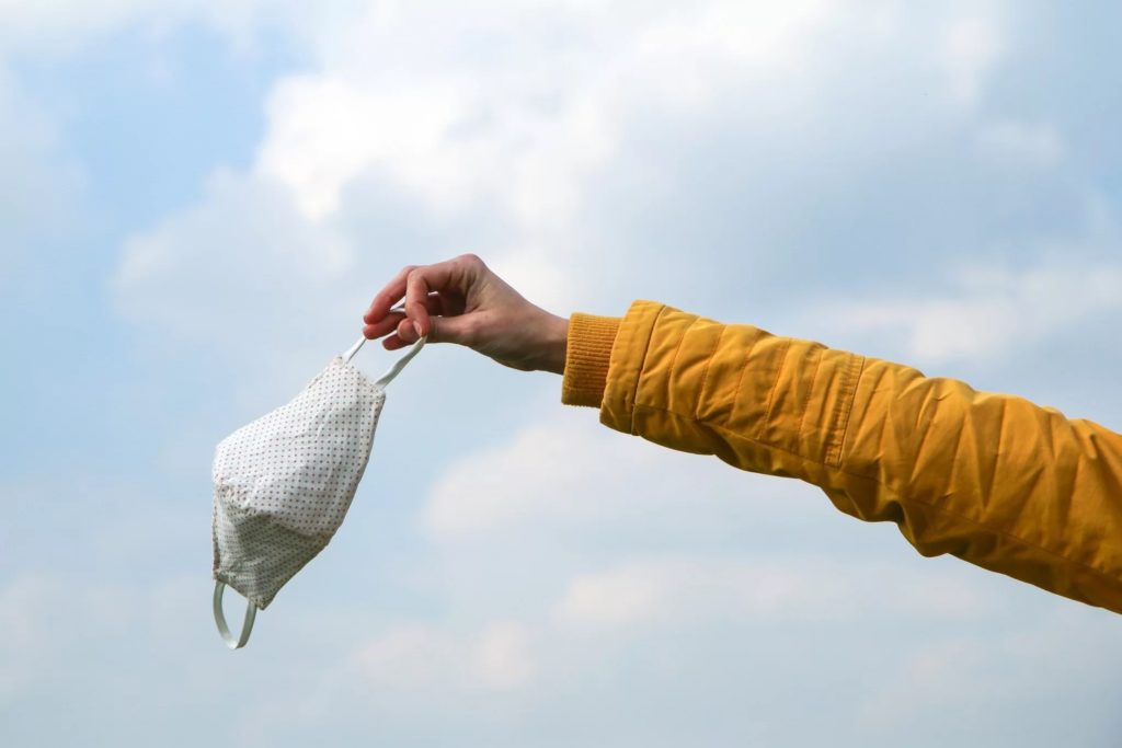 The use of masks in any environment is still mandatory in: Sergipe, Bahia, Ceará, Paraíba, Pernambuco, Piauí, Roraima, Tocantins, Amapá, and Pará.