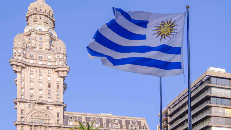 Uruguay grows 4.8% and creates 40,000 new jobs by 2022, government says