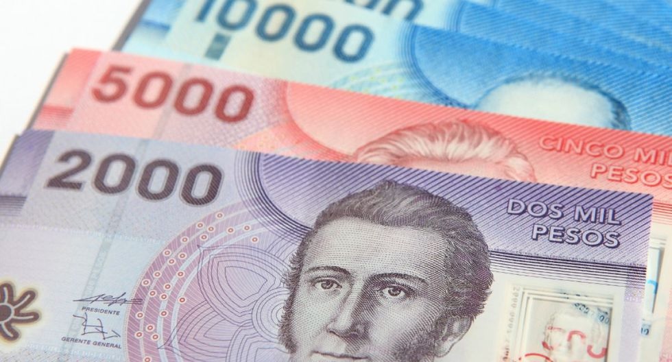 Chile's minimum wage will still be far from the Organization for Economic Cooperation and Development (OECD) countries. Luxembourg leads the list with a minimum wage of US$2,529, followed by Ireland with US$2,376, and the Netherlands with US$2,332. The average minimum wage in the OECD is US$1,604.