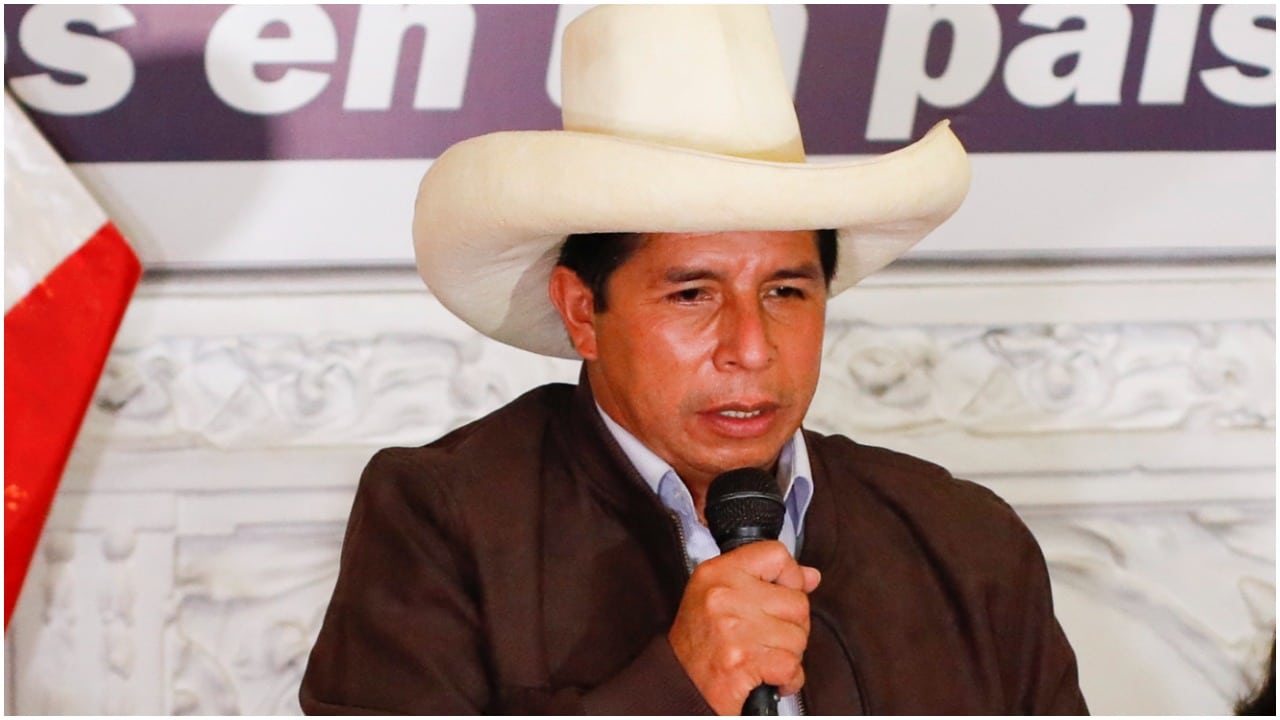 Peru's Pedro Castillo is losing support in most of the cities where he won the election. (Photo internet reproduction)