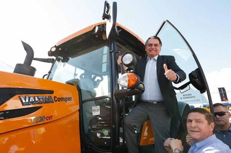 Bolsonaro says Brazil can produce 23 million tons of wheat
