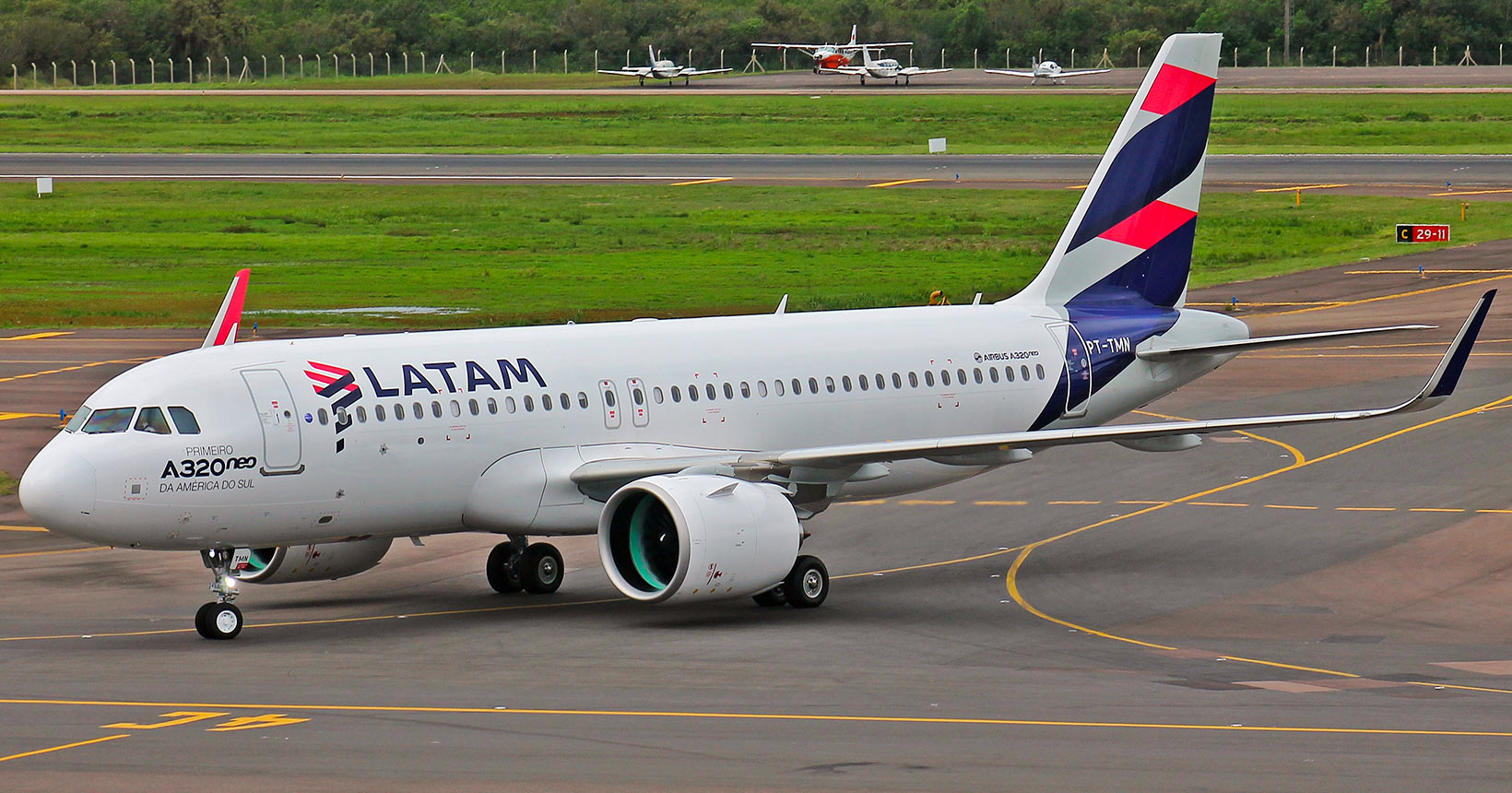 Latam, born in 2012 from the merger between Chilean Lan and Brazilian Tam, flew before the pandemic to 145 destinations in 26 countries and operated approximately 1,400 daily flights, transporting more than 74 million passengers annually.