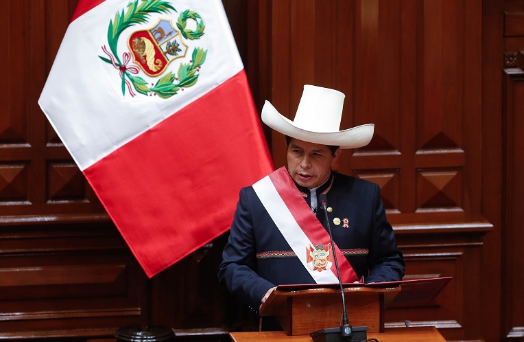 Peruvian President announces consultation on new Constitution