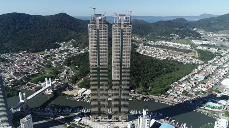 Yachthouse by Pininfarina in Balneário Camboriú, Santa Catarina.
