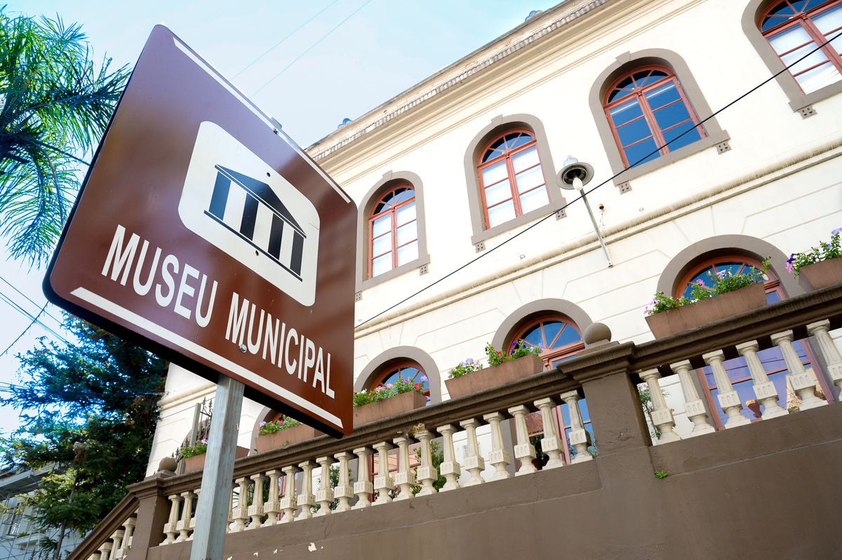 Bolsonaro government sold a total of US$145 million worth of real estate. (Photo internet reproduction)