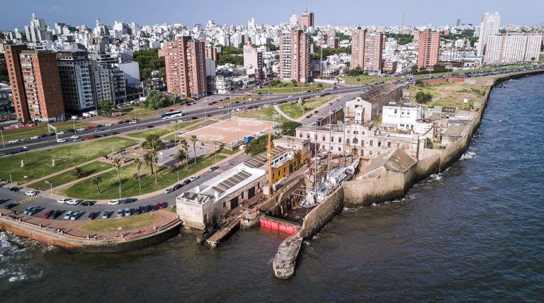 Uruguayan Navy docks: Thousands of overtime hours charged and not worked by civilian personnel