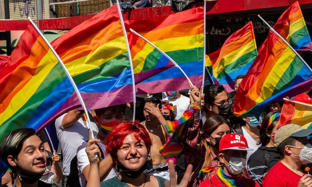 In 2015, the law that created the Civil Union Agreement, the first legal norm recognizing same-sex couples, entered into force. And in 2021, Law 21,400 allows same-sex marriage, adoption, and homo-parental filiation.