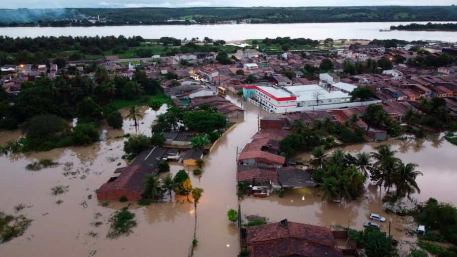 More than 40 cities in Pernambuco have declared or are declaring a state of emergency due to the rains affecting the northeast of the country.