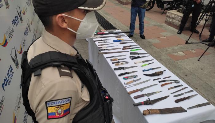 Ecuador is facing an increase in criminal violence and drug trafficking. The country closed 2021 with a murder rate of 14 murders per 100,000 people, almost double that of 2020.