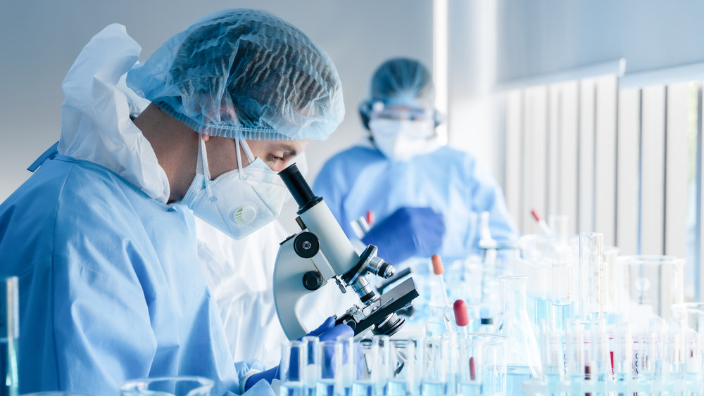 cientistas-em-laboratorio