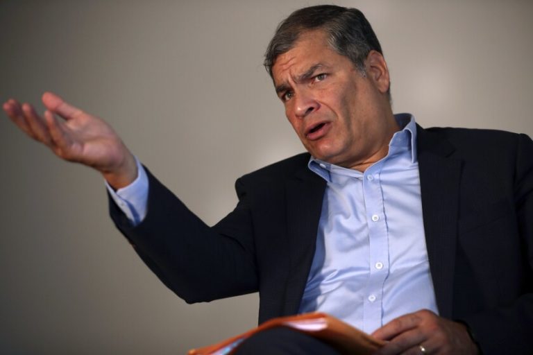 Ecuadorian ex-president proposes collecting signatures to revoke Lasso’s mandate