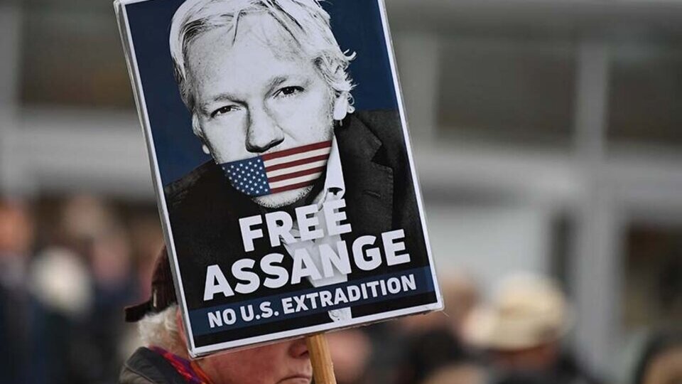 Julian-Assange-bad-news
