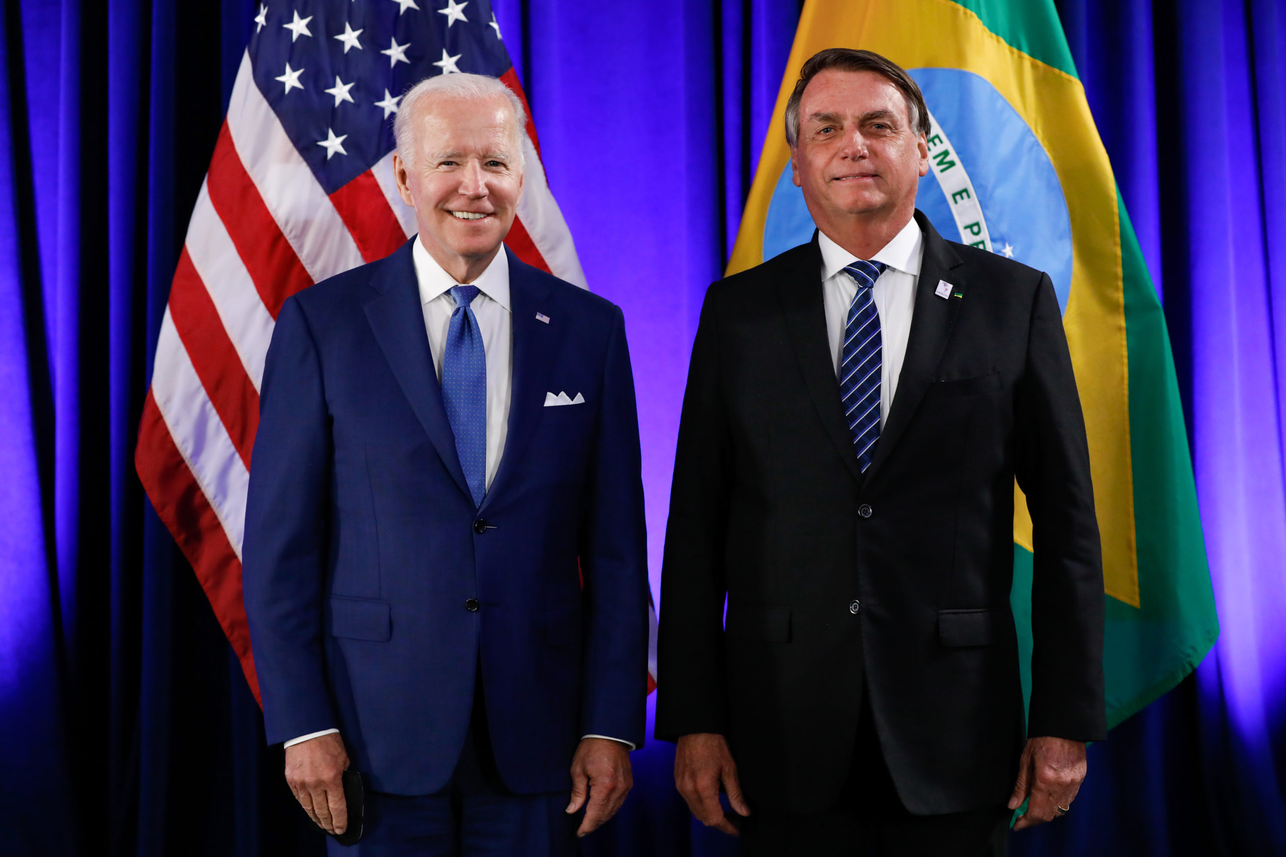 US President Joe Biden (left) and Brazilian President Jair Bolsonaro (right).
