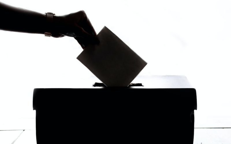 Bolsonaro government will pay US$2.38 billion in social benefits until the elections. (Photo internet reproduction)