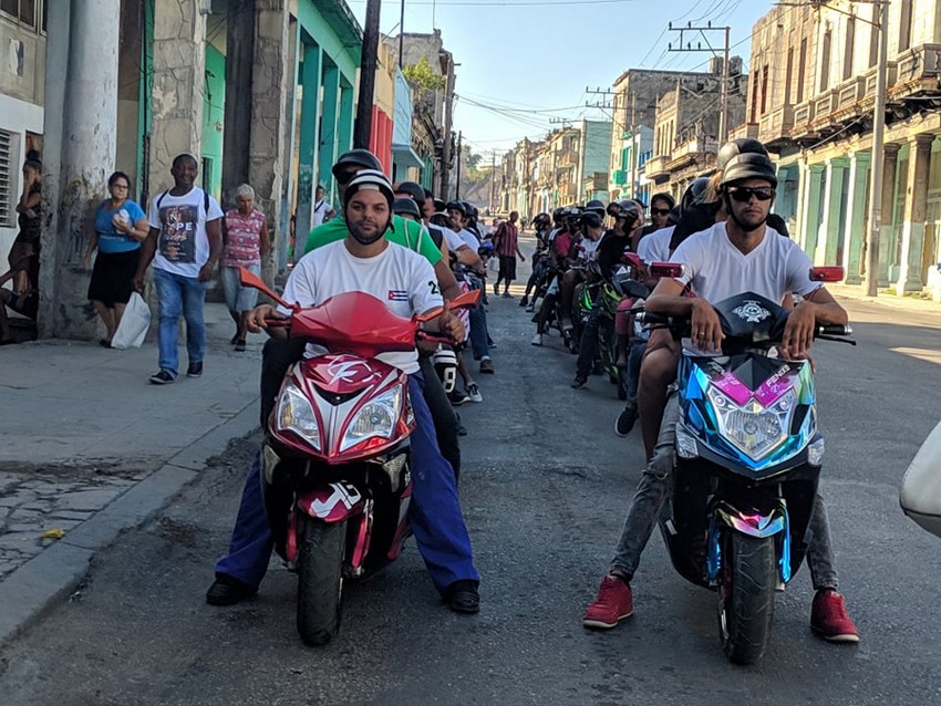 Motorina invasion in Cuba. (Photo internet reproduction)