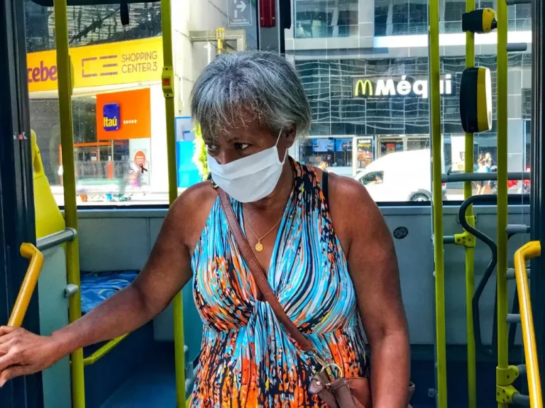 Brazilian government gives US$500 million for free public transport for people over 65 years old