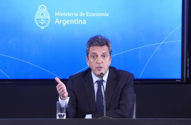 Argentina’s “super minister” unveils package of economic measures