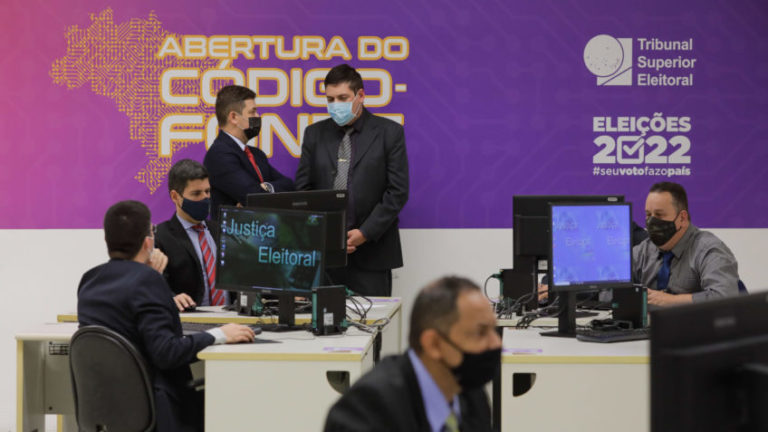 Electoral Court extends deadline for Brazilian Armed Forces to examine electronic ballot boxes