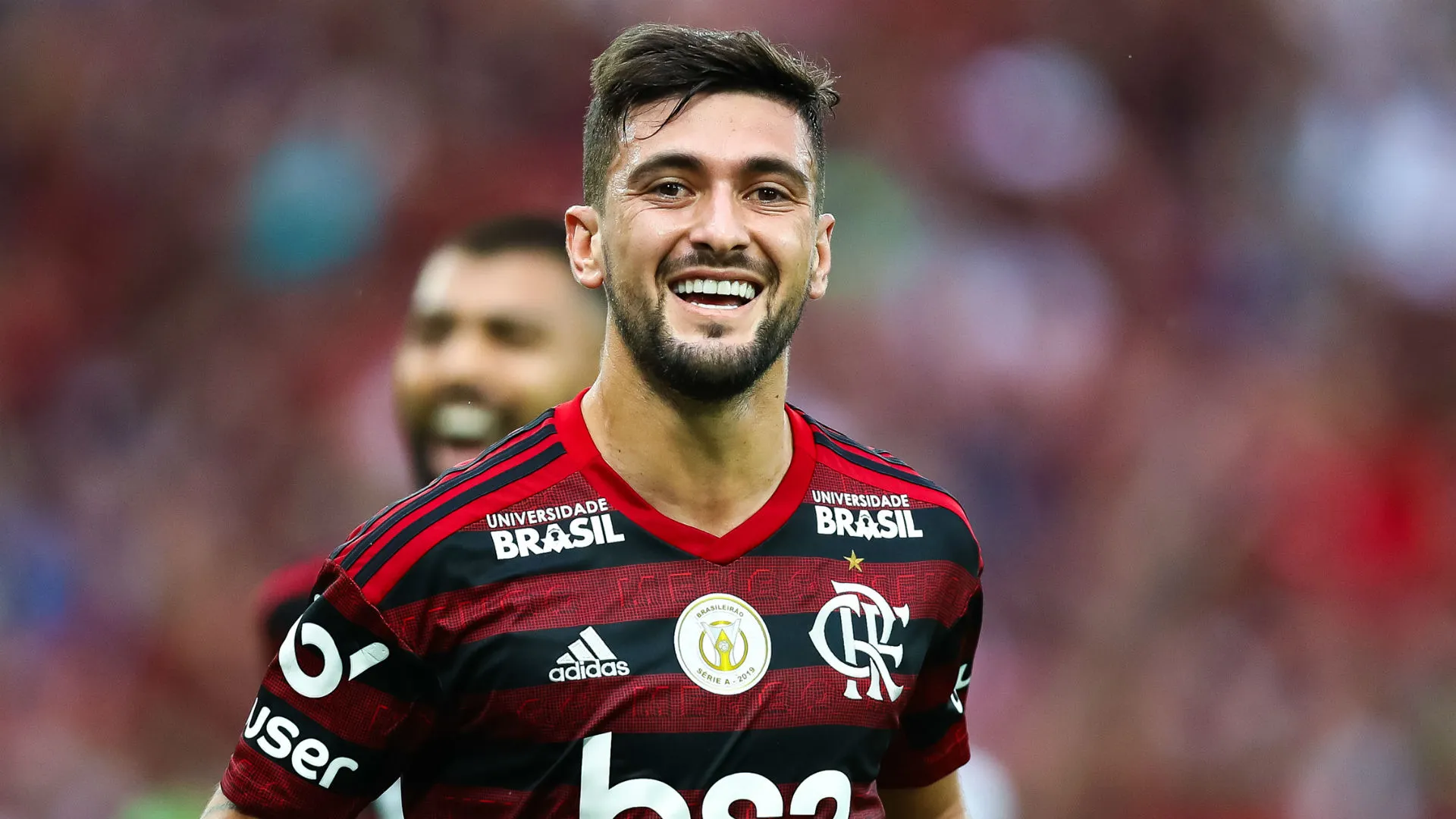 Arrascaeta's manager won't guarantee the player will stay at Flamengo, and his destination could be a big club in Europe. (Photo internet reproduction)