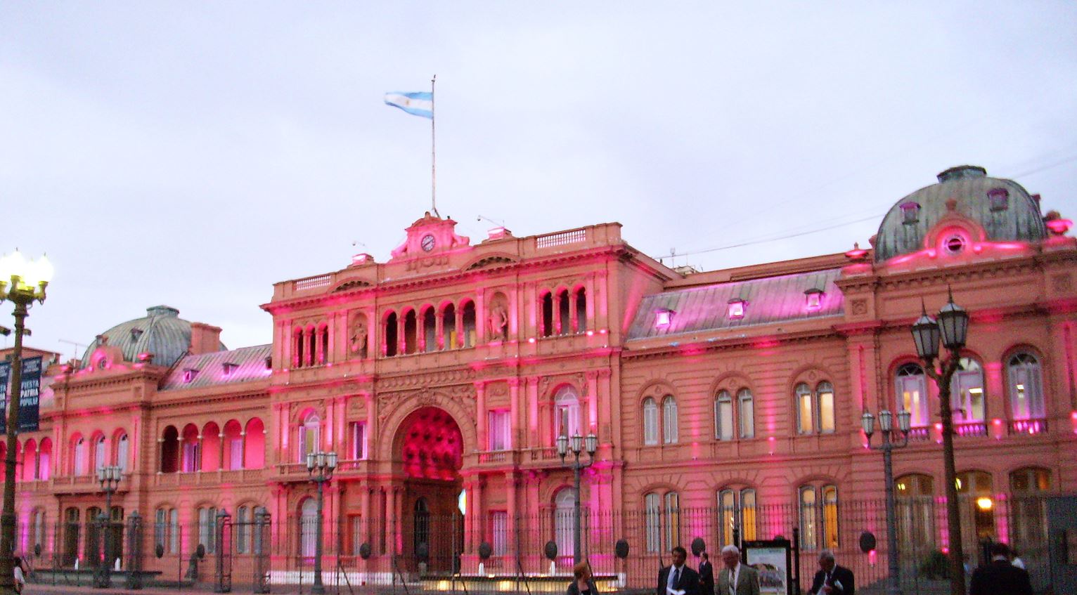 Argentina's presidential palace, La Cas Rosada. (Photo Internet reproduction)
