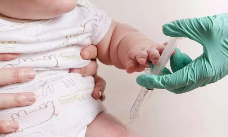 Ecuador considers vaccinating children under 3 against covid