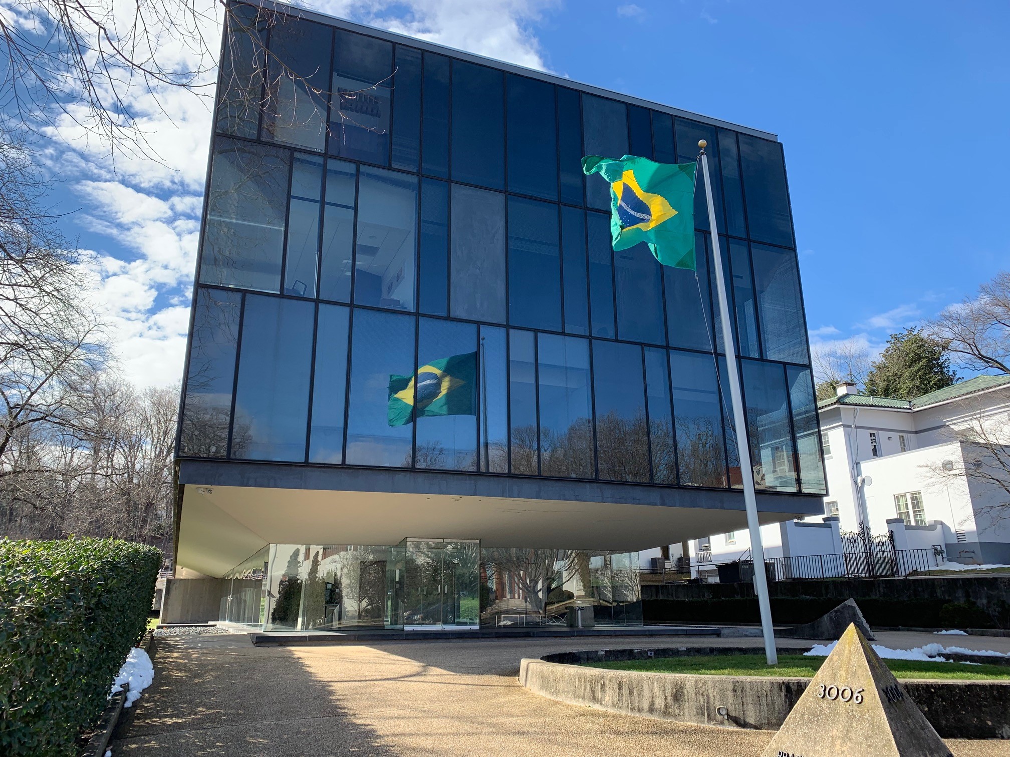 Brazililan Embassy in Washington DC. (Photo internet reproduction)