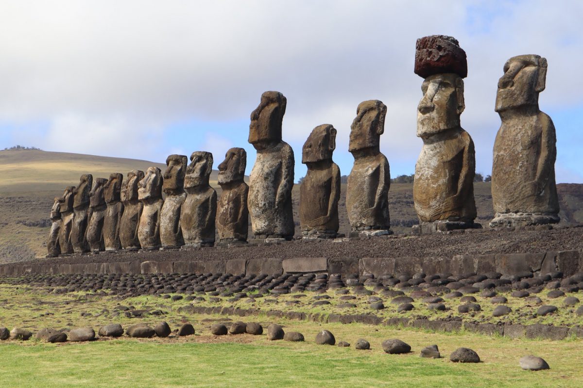 Easter Island. (Photo internet reproduction)