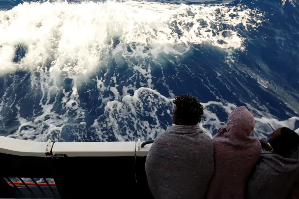Brazilian Navy rescues six Algerians adrift in Spain. (Photo internet reproduction)