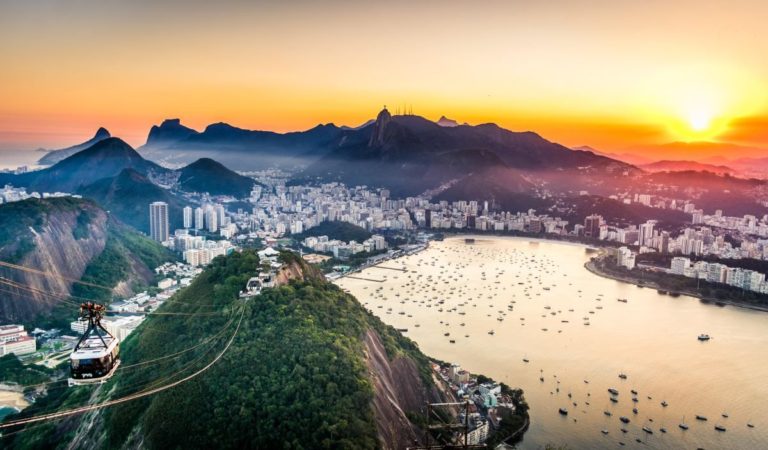 Americans and Germans want air tickets to Brazil the most