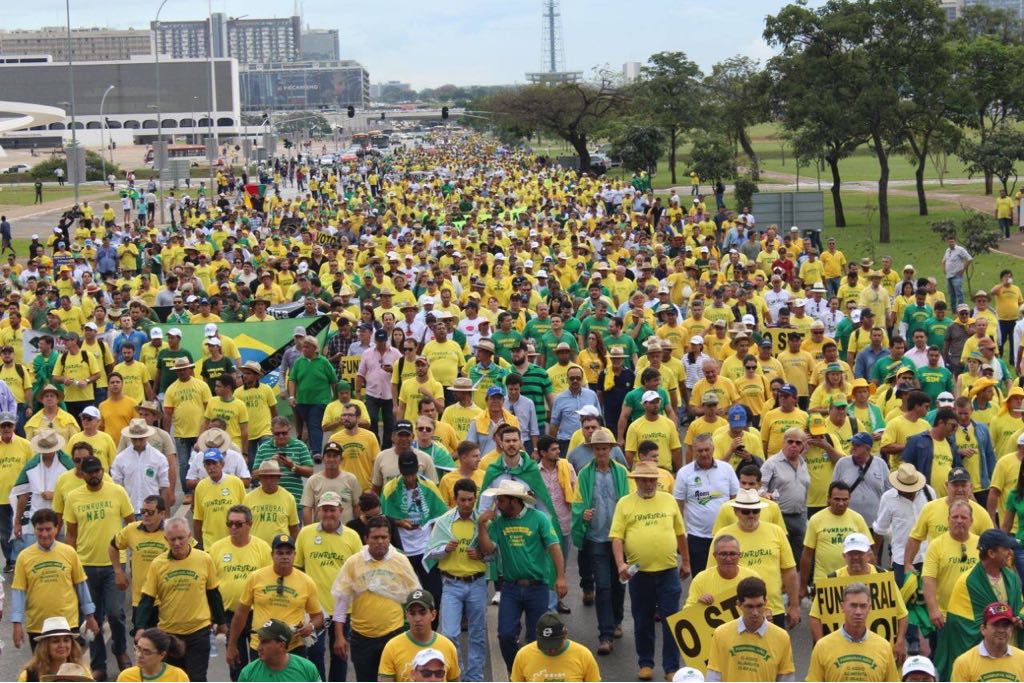 "Are you worried about a sea of yellow and green voting and Lula's name appearing as the winner?" asked Bolsonaro.