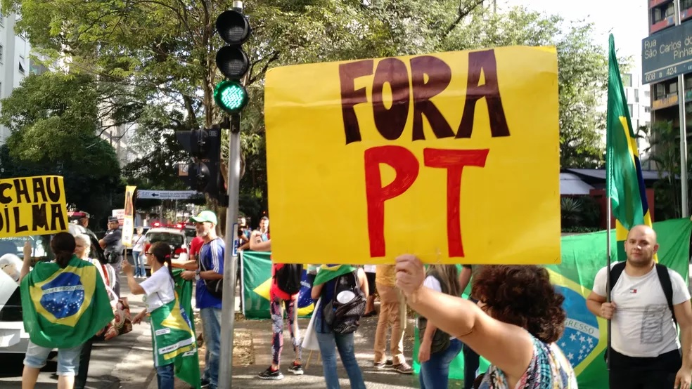In 2018, many people did not vote for Bolsonaro because they supported him but because they hated PT and its politicians.