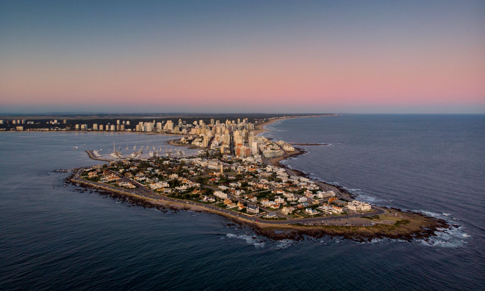 The migratory phenomenon turned Punta del Este from a "beach town" into a "year-round city".