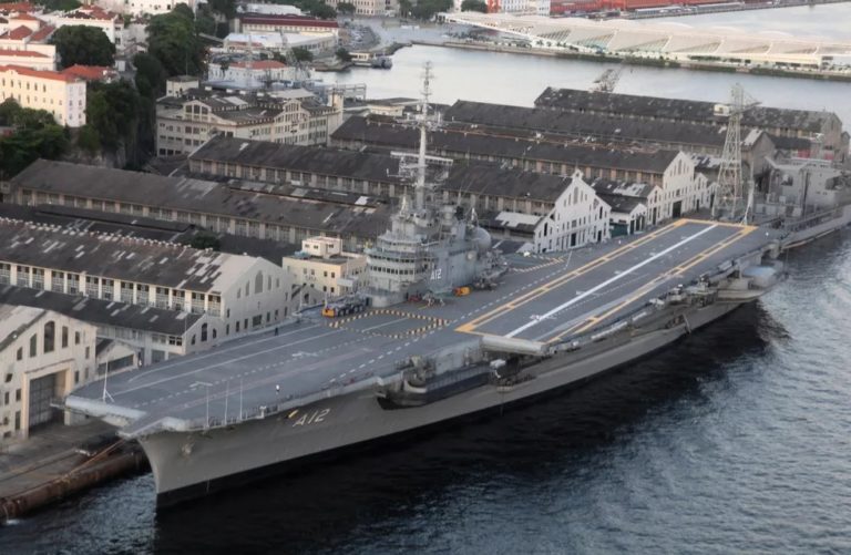 Aircraft carrier São Paulo could return to Brazil or take another course