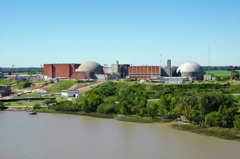 Why are they paralyzing the construction of a nuclear power plant with Chinese capital in Argentina?