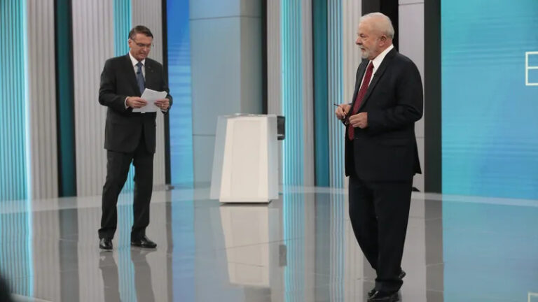 Bolsonaro and Lula da Silva lock last debate before second round in Brazil