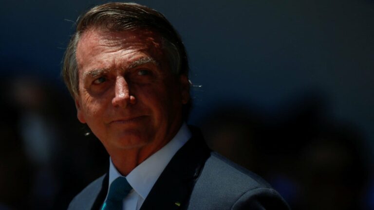 Lawyer says Bolsonaro “repudiates acts of vandalism”