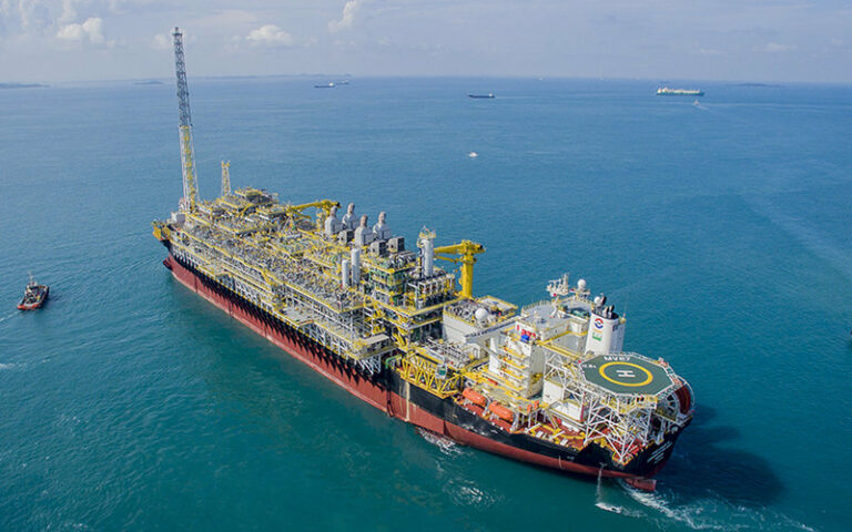 Brazil-bound oil and gas platform leaves Dalian shipyard