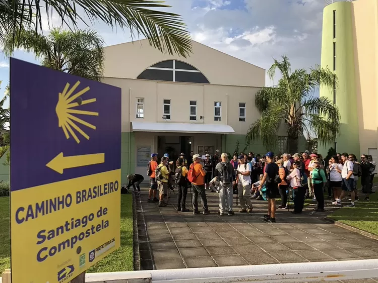 Pilgrims at the Sacred Heart Shrine, the end point of their journey in Brazil. (Photo internet reproduction)