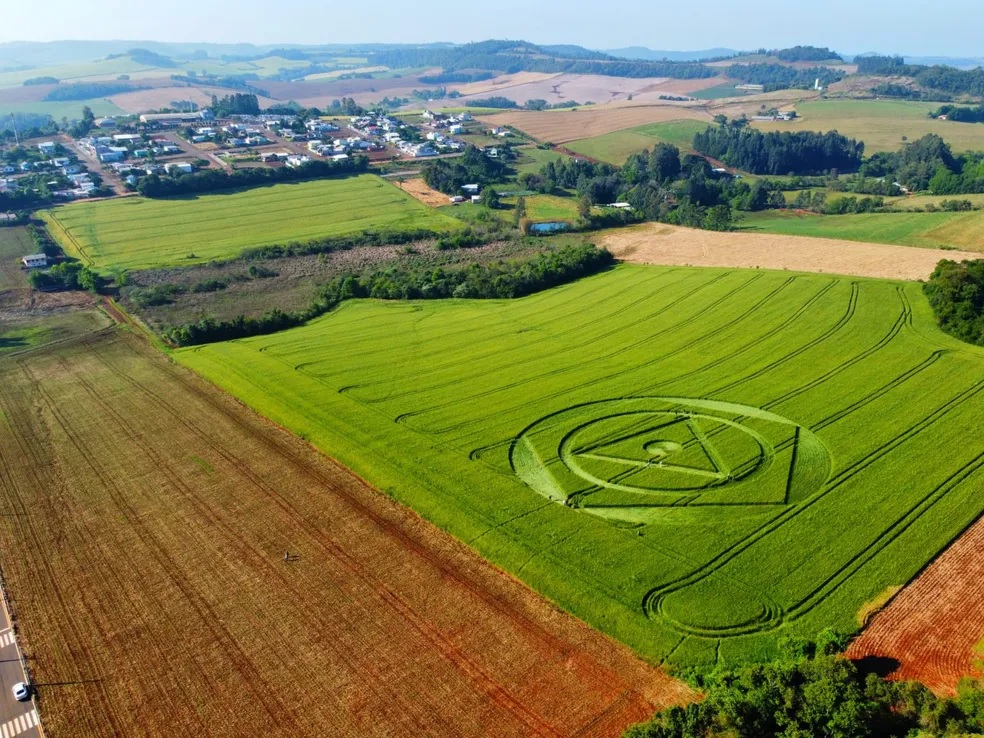 Agro-glyph in Santa Catarina state in 2022.