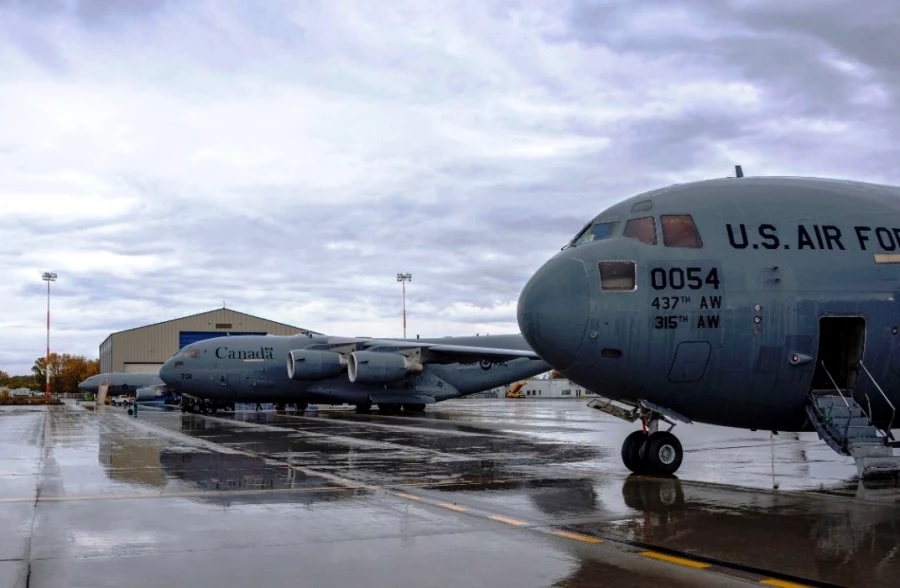 Canadian and U.S. C-17 aircraft that transported the cargo to Haiti.