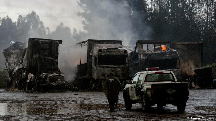 Truck set on fire by Mapuche militias. (Photo internet reproduction)