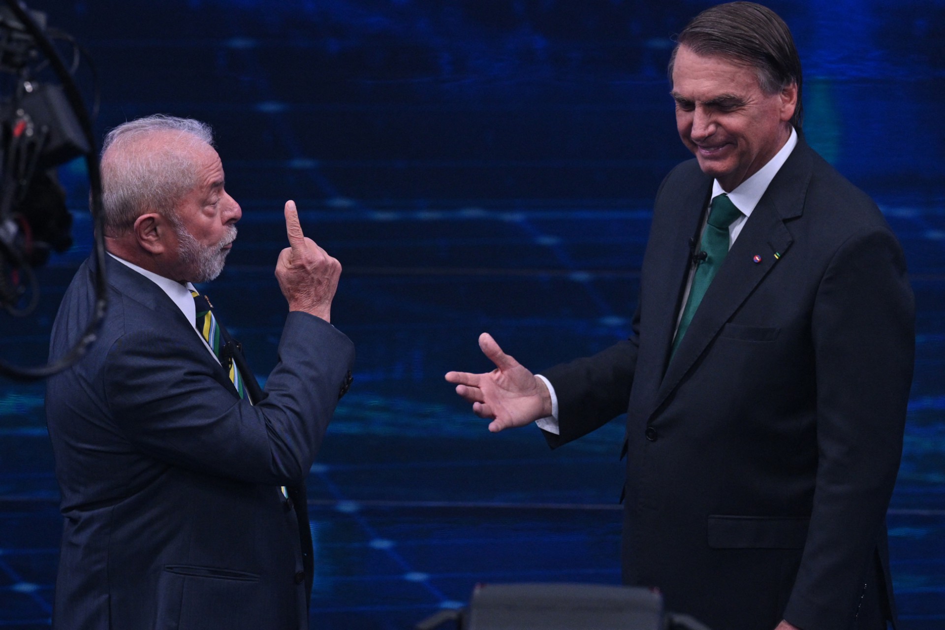 Lula da Silva (left) and Jair Bolsonaro (right).