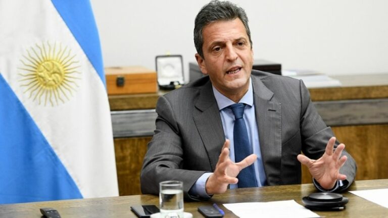 Argentine Economy Minister bets on failed recipes to freeze prices, salaries, dollar, and tariffs