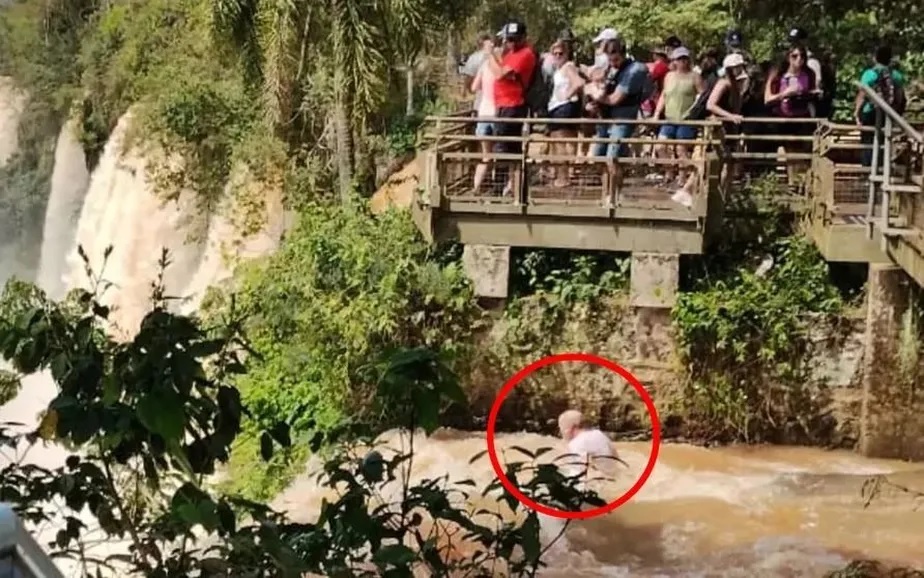 turista-cataratas