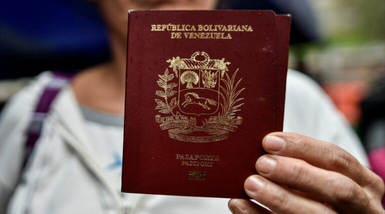 Keys to apply for the new US program for Venezuelans on October 18
