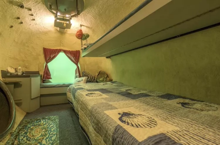 JULES' UNDERSEA LODGE, USA