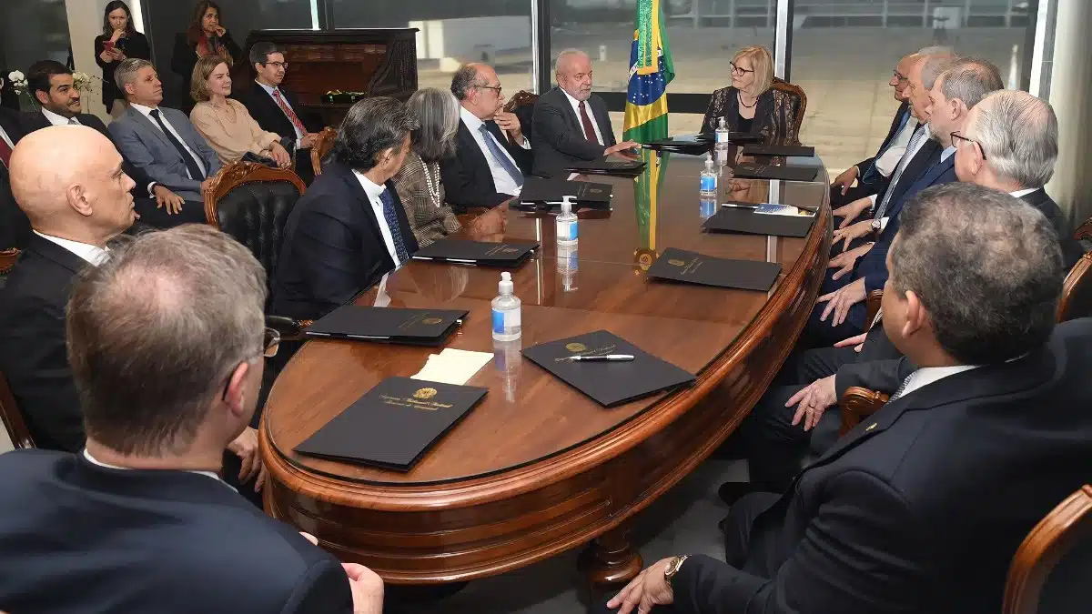 Lula da Silva meets with the Brazilian Supreme Court. Source Twitter. 